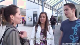 Amatőr tini pár pénzért kufircol