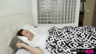 Perverz tinédzser maca a nevelő faterjával kamatyol