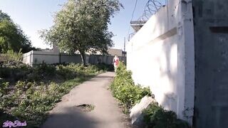 Zsenge maca lovagolja a csávó faszát