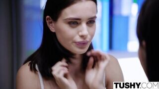 Lana Rhoades ánuszba dugva