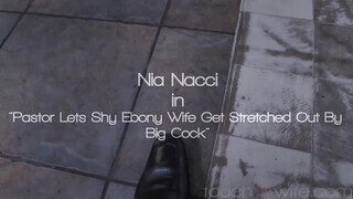 Nia Nacci imádja a fehér rúdat
