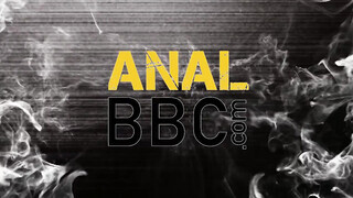 Anna De Ville élvezi a óriási fügyit