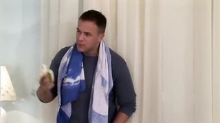 Orosz zsenge nőci és a kettő bőrös virsli