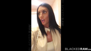 August Ames muffját néger fickó bassza