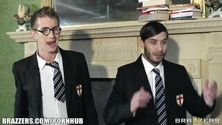 Tarra White a bombázó sulis luvnya
