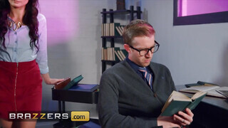 Brazzers - Valentina Bianco hatalmas hímvesszőt kap