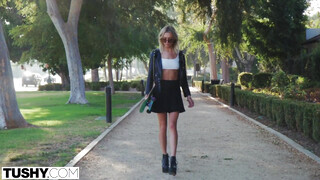 Tushy - Chloe Temple segge megkefélve