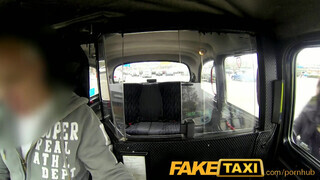 FakeTaxi - a kicsike lopós csoki lány megbánja amit tett