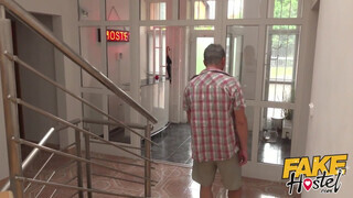 Fake Hostel - Tini turista csaj punciba baszva