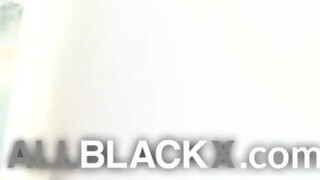 AllBlackX - Lala Ivey a gigászi tőgyes tinédzser