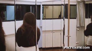 Private com - a főnöknek elégg óriási dákója van