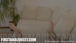 Maya Morgen a 18 éves fiatal pipi - First Anal Quest
