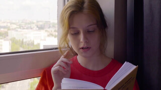 ULTRAFILMS - bűbájos tinédzser pipi begerjed egy könyvre