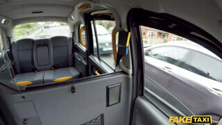 Fake Taxi - Lina Luxa a magas francia tinédzser gádzsi