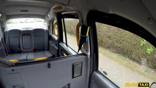 Fake Taxi - Ava Austen hátsó nyílásba tolva