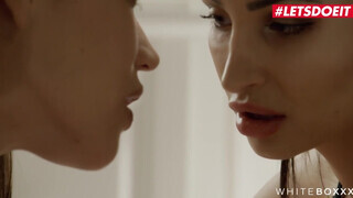 White Boxxx - Alyssia Kent és Alyssa Reece a szívdöglesztő román lányok