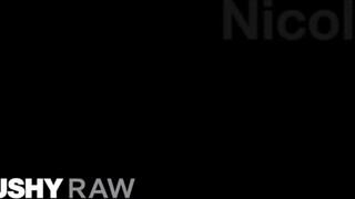 TUSHYRAW - Nicole Aria ánusza bekúrva