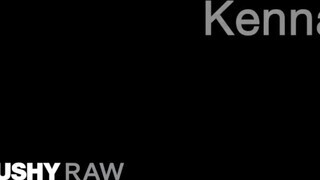 TUSHYRAW - Kenna James szűk popója bekúrva