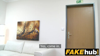 Fake Agent - ártatlan csoki lány és a pénisz esete