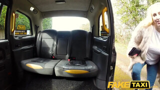 Fake Taxi - Óriási tőgyes világos szőke megkettyintve
