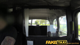 FakeTaxi - ártatlan kicsike fiatal bige és a vastag cerka