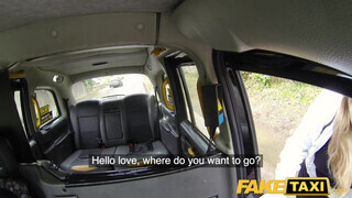 Fake Taxi - Hatalmas cicis tini gádzsi a hátsó ülésen