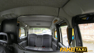 FakeTaxi - Ella Hughes a szexy vörös hajú spiné