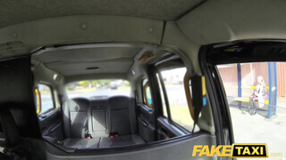 Fake Taxi - Cuki világos szőke bige megkettyintve