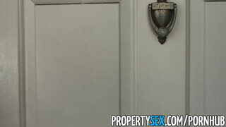 PropertySex - dögös világos szőke ingatlanos gádzsi