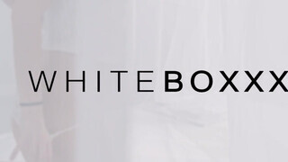 WhiteBoxxx - Eveline Dellai imádja popsiba csinálni