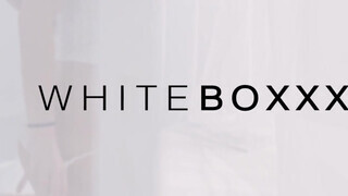 WHITEBOXXX - Nicole Pearl vonzó szexelése a barátjával