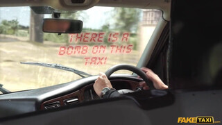 Fake Taxi - Tinédzser csaj a hátsó ülésen