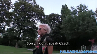 PublicAgent - leszbikus szuka hagyja magát megbaszni