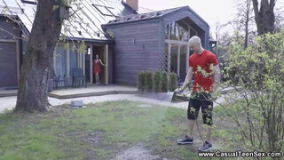 Casual Szex - rojtos pinájú tinédzser gádzsi
