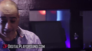 Digital Playground - Aidra Fox gondosan megrakva