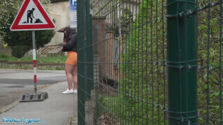 Public Agent - Csöcsös kolumbiai maca felszedve