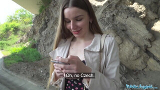 Public Agent - Arina Shy a félénk zsenge pipi