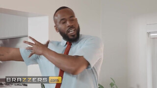 BRAZZERS - Dani Valentina és Lila Lovely a behemót ribancok