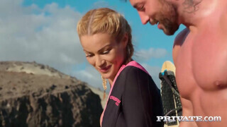 Private com - Cherry Kiss a bájos szörfös nőci