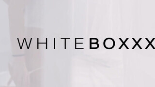 WHITEBOXXX - Stacy Cruz a masszőrrel kamatyol