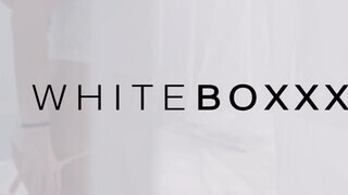 WhiteBoxxx - Darcia Lee a gigászi mellű magyar dzsipó szuka