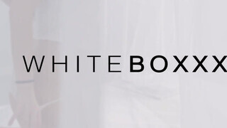 WhiteBoxxx - Nicole Pearl a felhevült orosz csaj