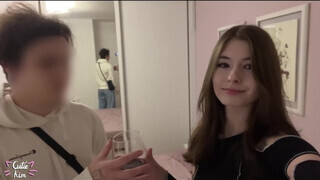 Cutie Kim a hapsija haverjával kefél