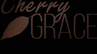 Cherry Grace a óriási seggű maca