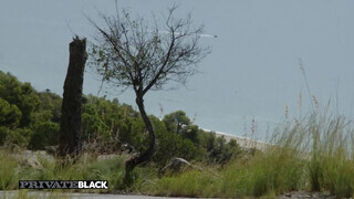PrivateBlack - Carolina Savage popóba kurelva a billiárd asztalon