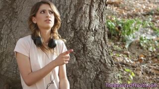 Alexa Grace zsenge pinája forrón dörzsölődik lezbi szerelmében